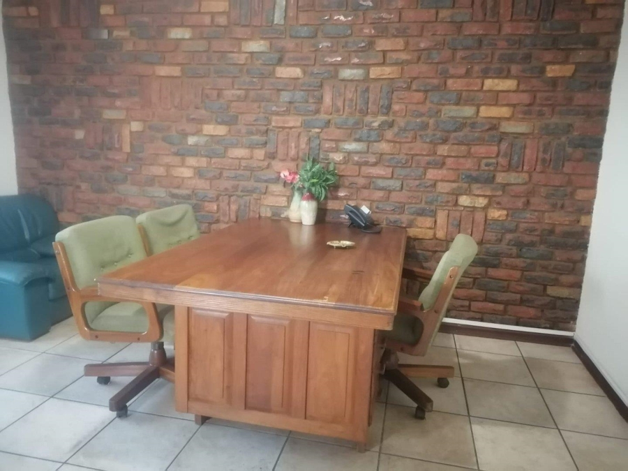 5 Bedroom Property for Sale in Colbyn Gauteng