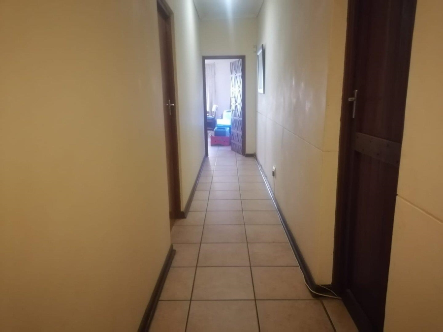 5 Bedroom Property for Sale in Colbyn Gauteng