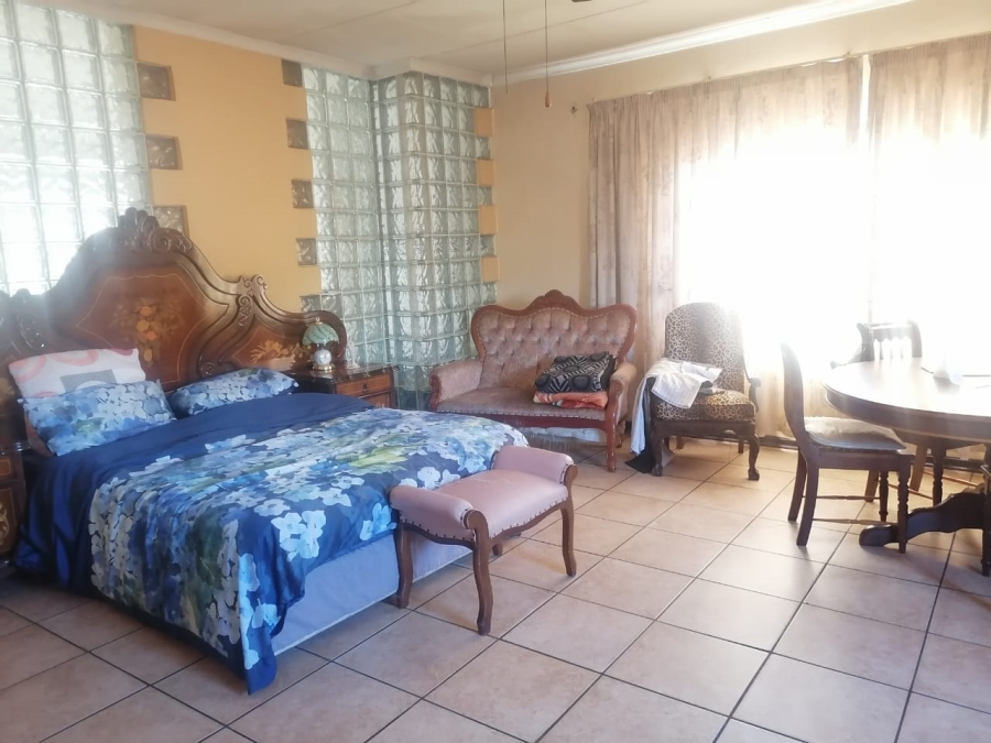 5 Bedroom Property for Sale in Colbyn Gauteng