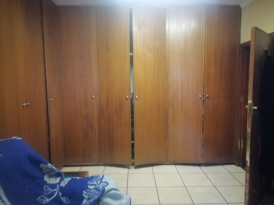 5 Bedroom Property for Sale in Colbyn Gauteng