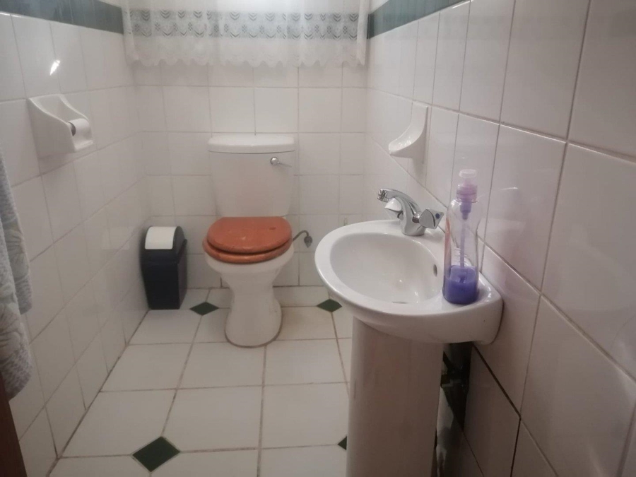 5 Bedroom Property for Sale in Colbyn Gauteng