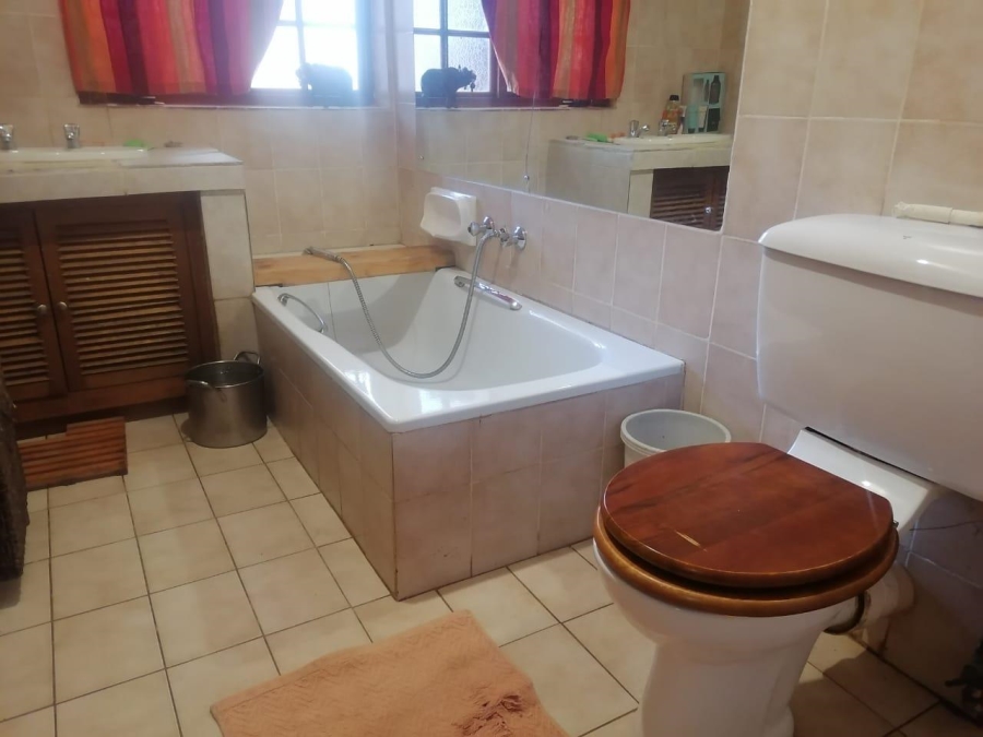 5 Bedroom Property for Sale in Colbyn Gauteng