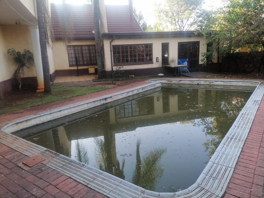 5 Bedroom Property for Sale in Colbyn Gauteng