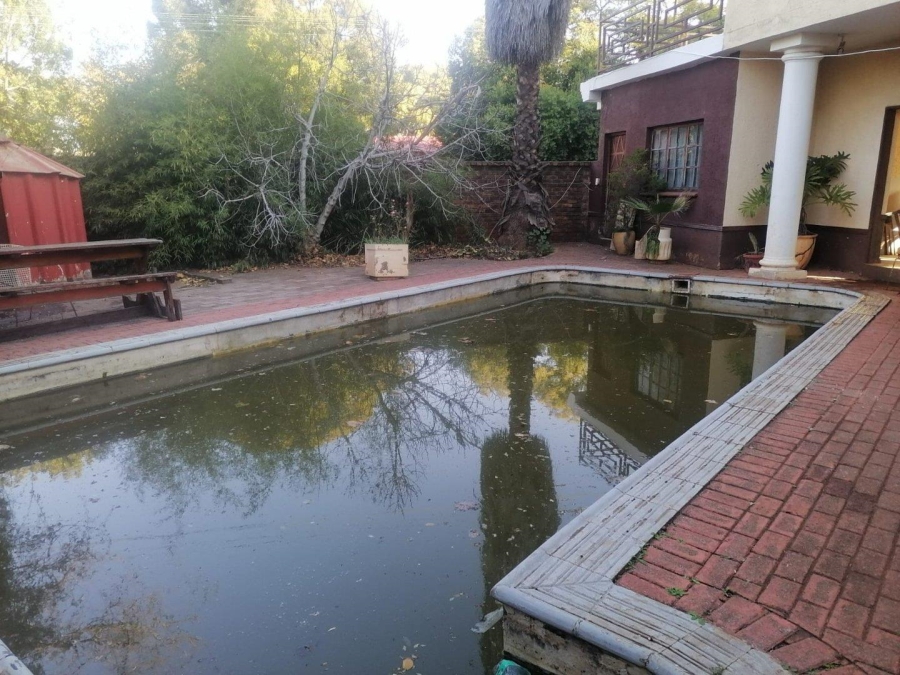 5 Bedroom Property for Sale in Colbyn Gauteng