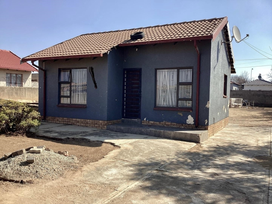 2 Bedroom Property for Sale in Lenasia South Gauteng