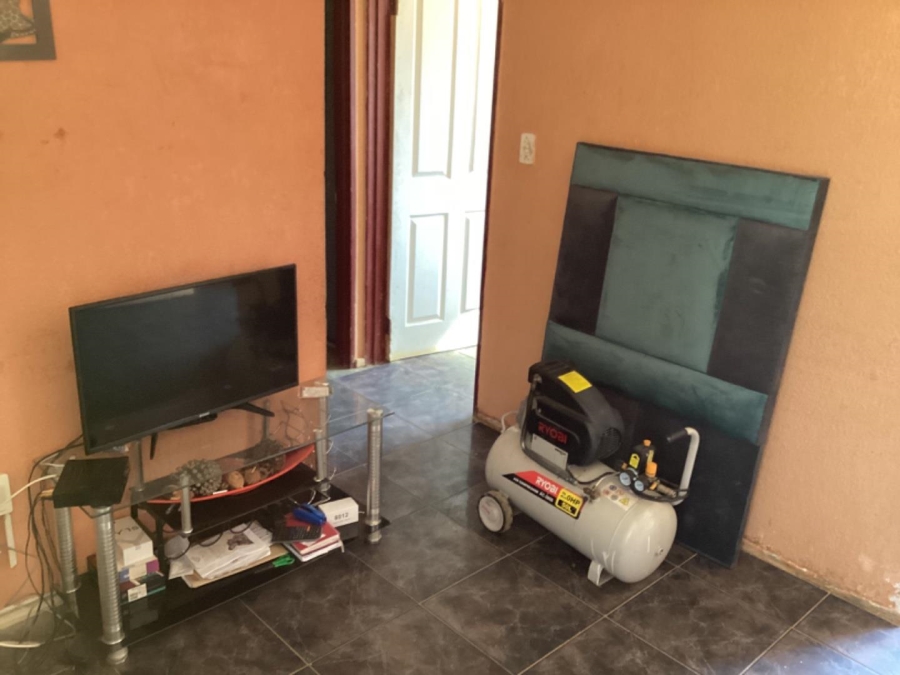 2 Bedroom Property for Sale in Lenasia South Gauteng