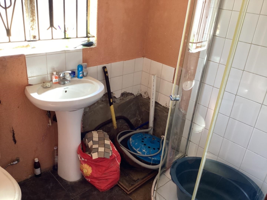 2 Bedroom Property for Sale in Lenasia South Gauteng
