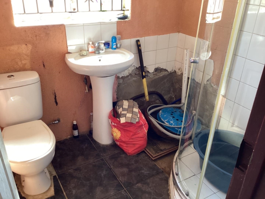 2 Bedroom Property for Sale in Lenasia South Gauteng