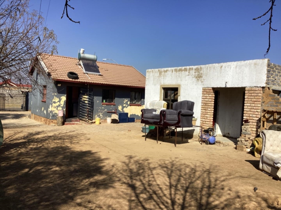 2 Bedroom Property for Sale in Lenasia South Gauteng