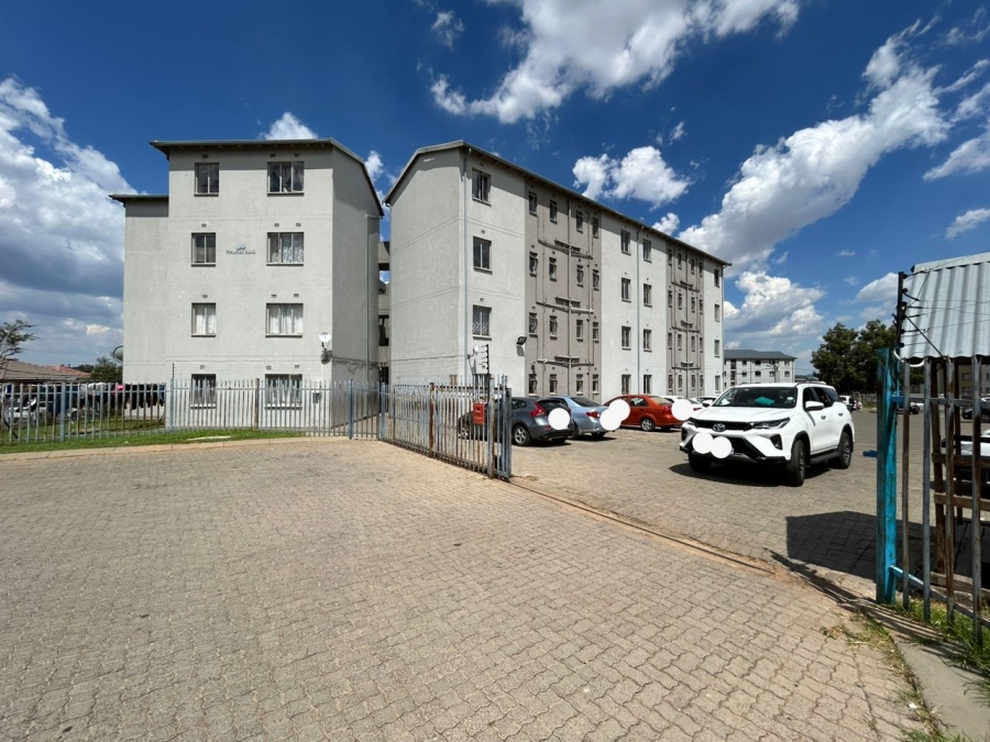 2 Bedroom Property for Sale in Fleurhof Gauteng