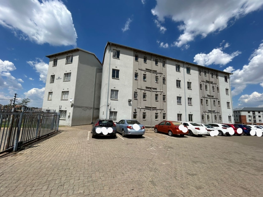2 Bedroom Property for Sale in Fleurhof Gauteng