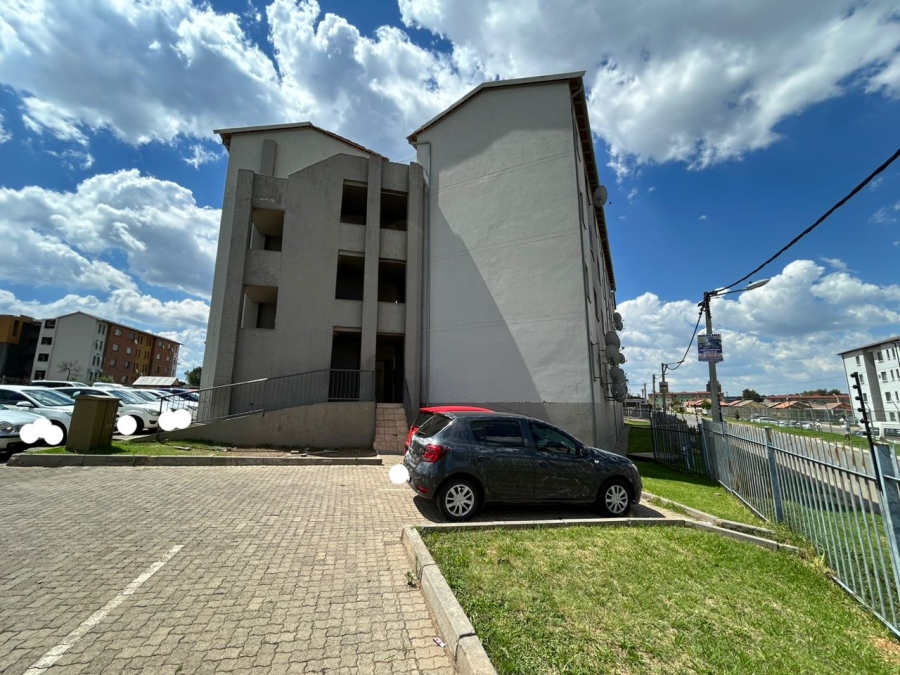 2 Bedroom Property for Sale in Fleurhof Gauteng