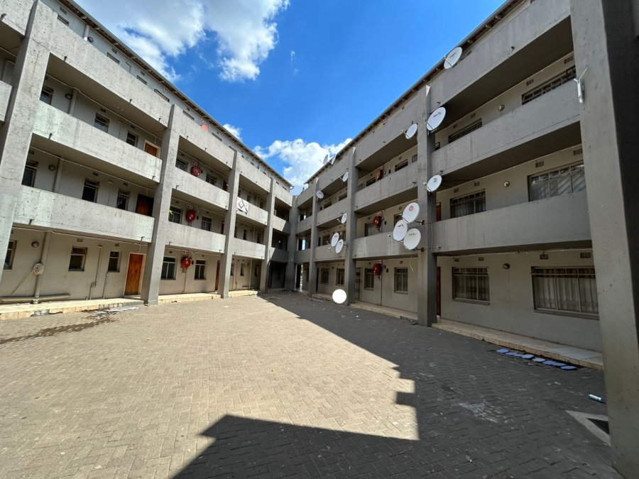 2 Bedroom Property for Sale in Fleurhof Gauteng