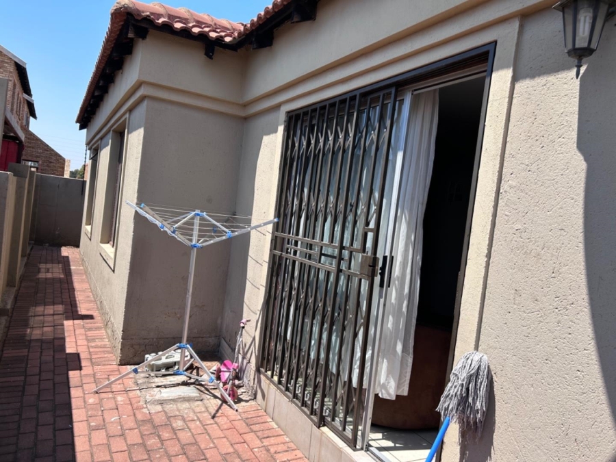 3 Bedroom Property for Sale in Greenhills Gauteng