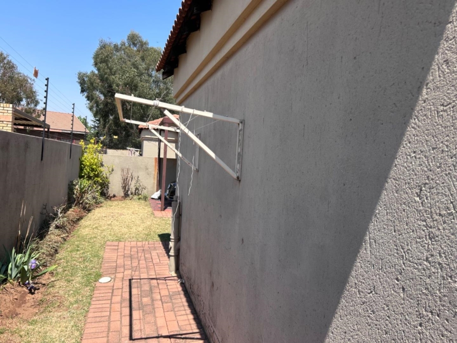 3 Bedroom Property for Sale in Greenhills Gauteng