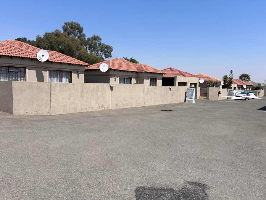 3 Bedroom Property for Sale in Greenhills Gauteng