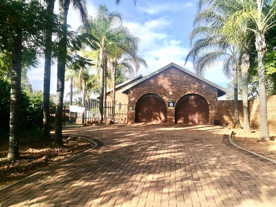 4 Bedroom Property for Sale in Theresa Park Gauteng