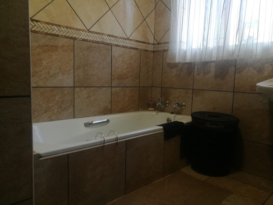 4 Bedroom Property for Sale in Theresa Park Gauteng