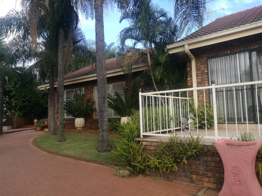 4 Bedroom Property for Sale in Theresa Park Gauteng
