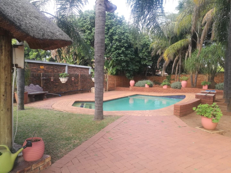 4 Bedroom Property for Sale in Theresa Park Gauteng