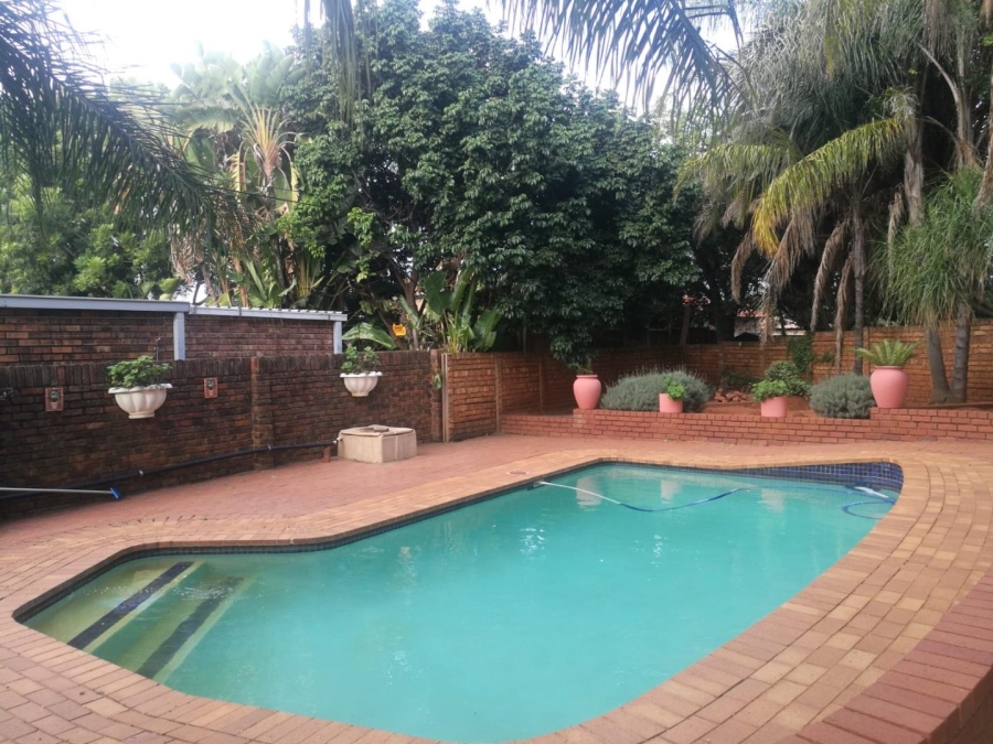 4 Bedroom Property for Sale in Theresa Park Gauteng