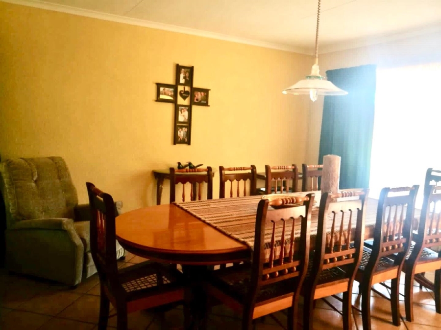 4 Bedroom Property for Sale in Ninapark Gauteng
