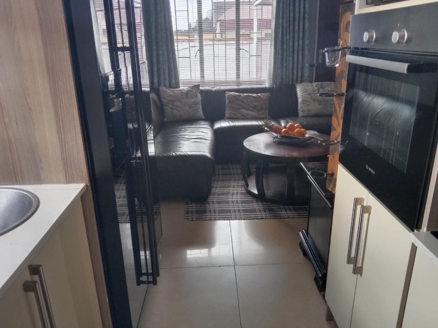 2 Bedroom Property for Sale in Elandspoort Gauteng