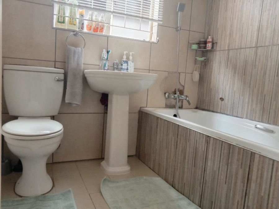 2 Bedroom Property for Sale in Elandspoort Gauteng