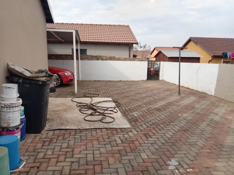 2 Bedroom Property for Sale in Elandspoort Gauteng