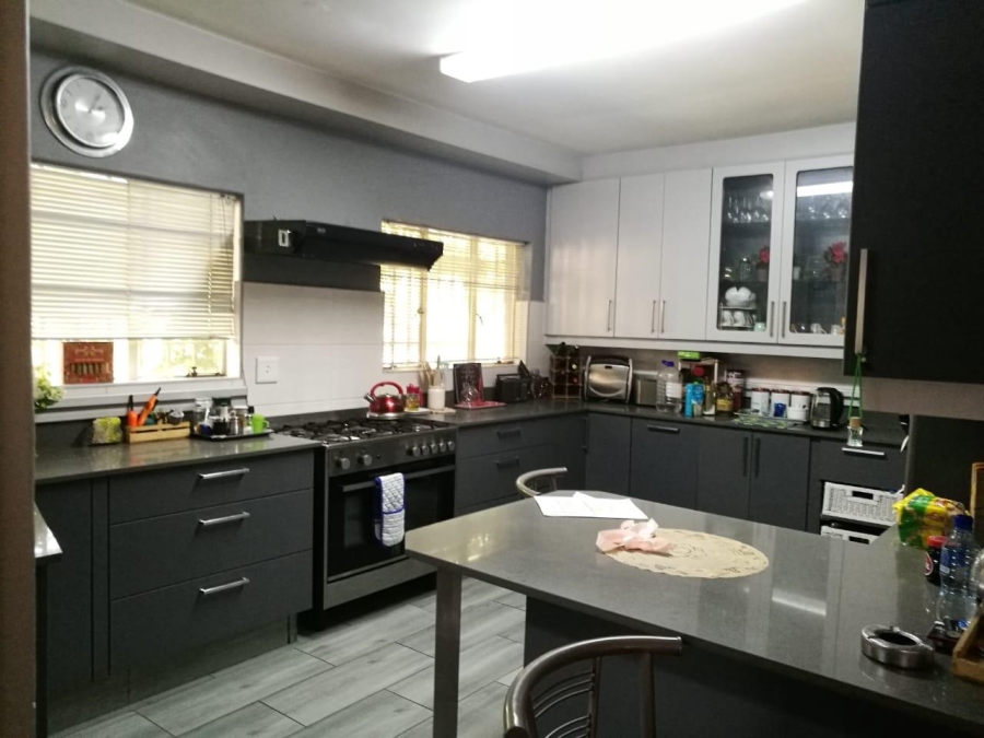4 Bedroom Property for Sale in Ninapark Gauteng