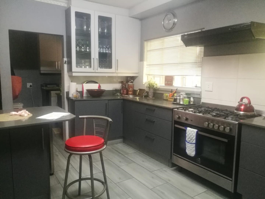4 Bedroom Property for Sale in Ninapark Gauteng