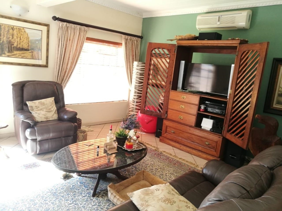 4 Bedroom Property for Sale in Ninapark Gauteng