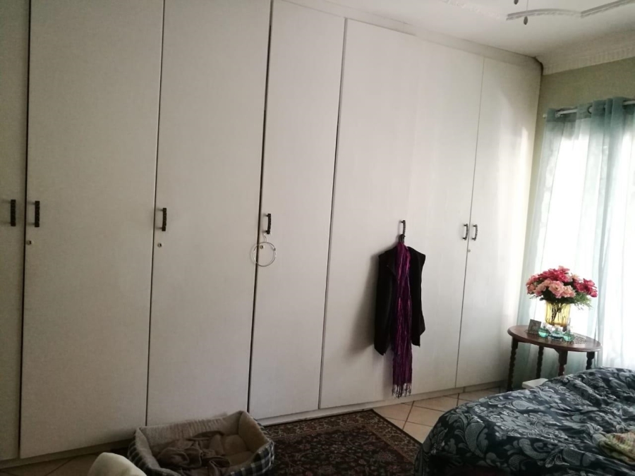 4 Bedroom Property for Sale in Ninapark Gauteng