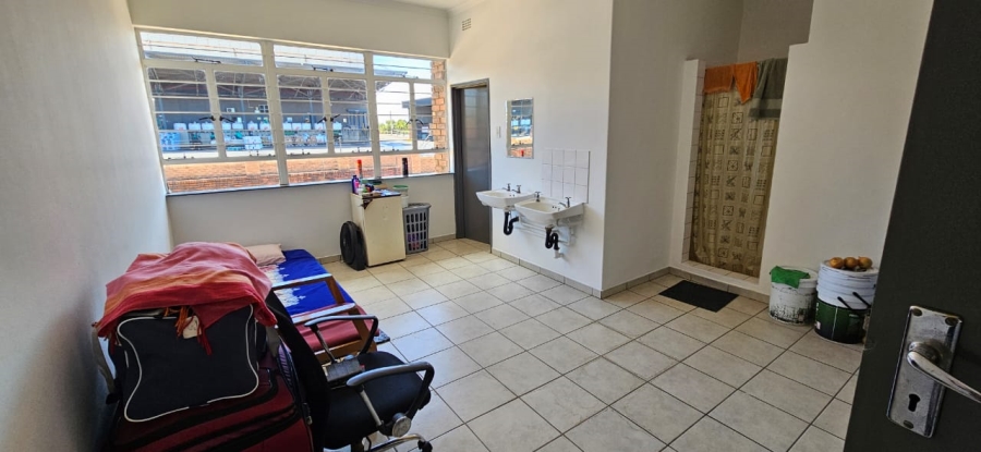 Commercial Property for Sale in Clayville Gauteng