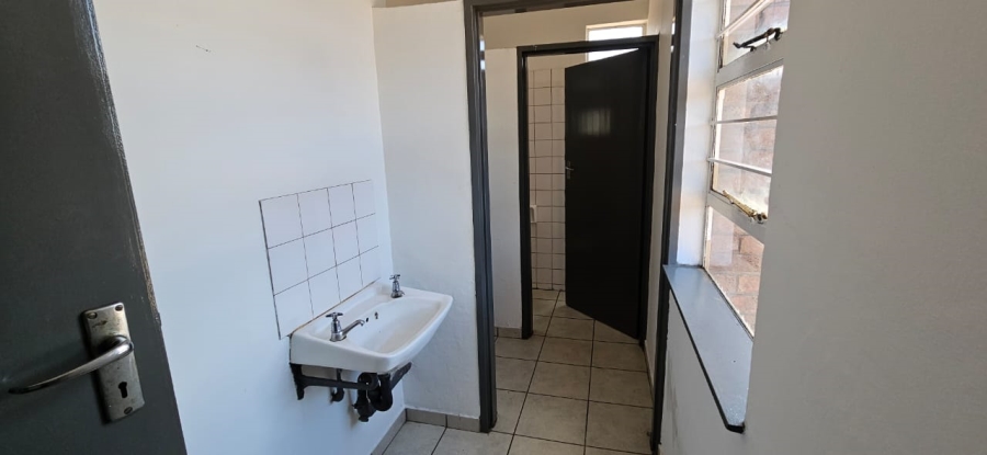 Commercial Property for Sale in Clayville Gauteng