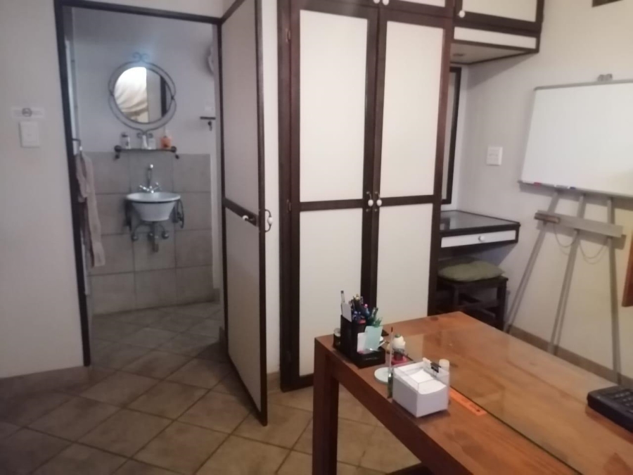 9 Bedroom Property for Sale in Theresa Park Gauteng