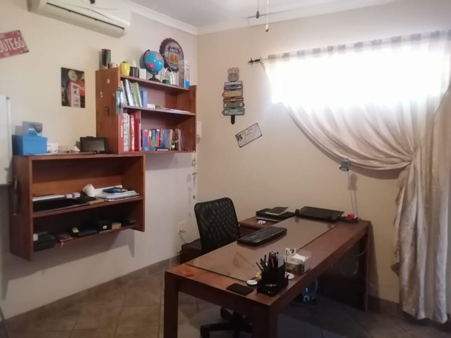 9 Bedroom Property for Sale in Theresa Park Gauteng