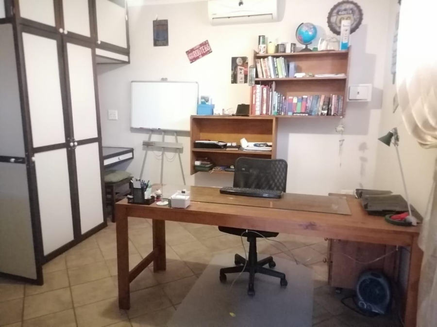 9 Bedroom Property for Sale in Theresa Park Gauteng