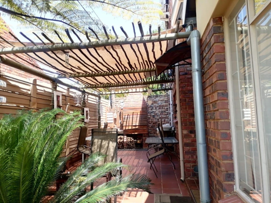 9 Bedroom Property for Sale in Theresa Park Gauteng