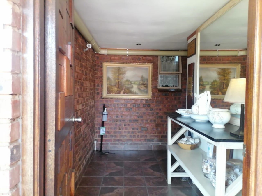 9 Bedroom Property for Sale in Theresa Park Gauteng