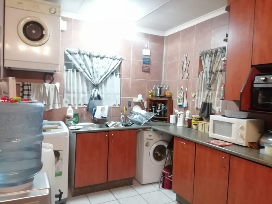 9 Bedroom Property for Sale in Theresa Park Gauteng
