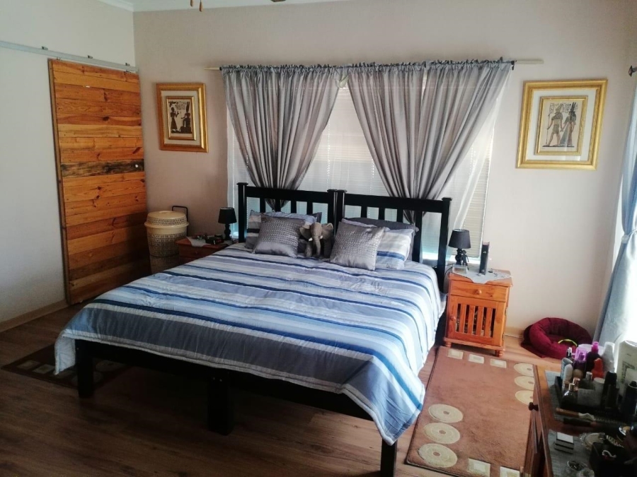 9 Bedroom Property for Sale in Theresa Park Gauteng