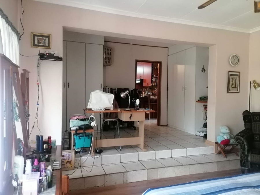 9 Bedroom Property for Sale in Theresa Park Gauteng