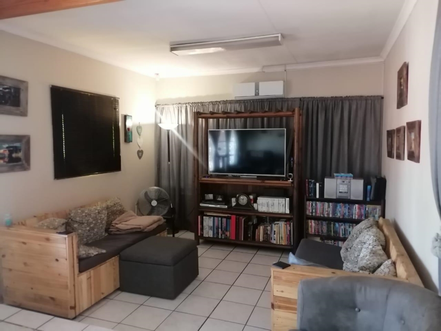 9 Bedroom Property for Sale in Theresa Park Gauteng