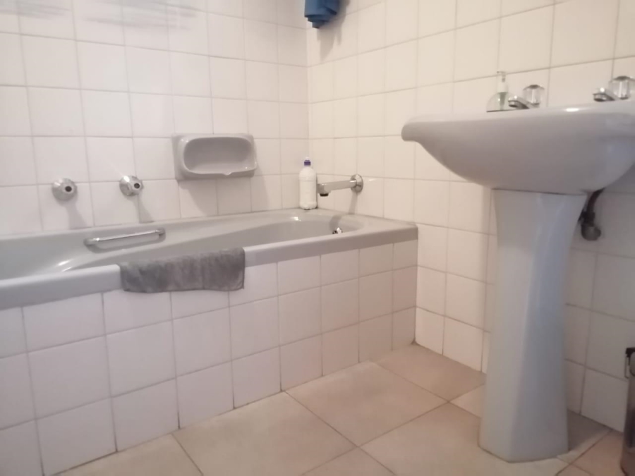 9 Bedroom Property for Sale in Theresa Park Gauteng
