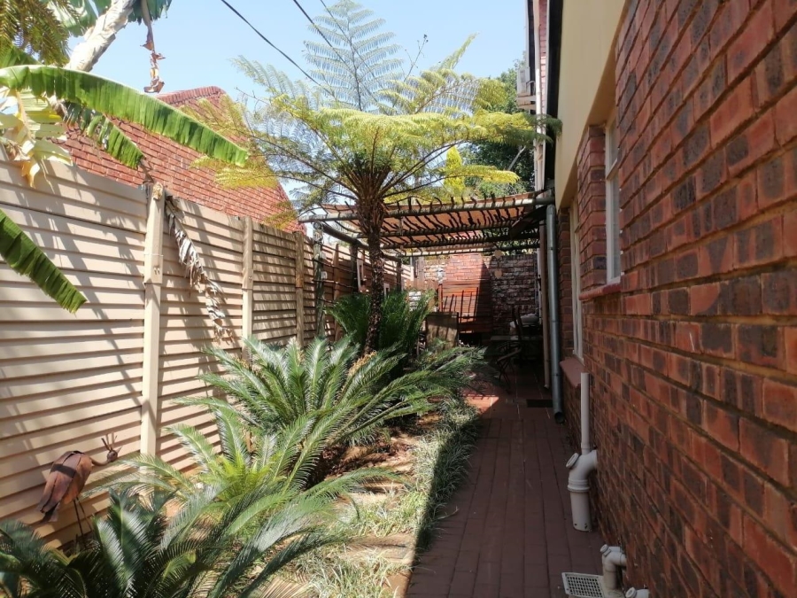 9 Bedroom Property for Sale in Theresa Park Gauteng