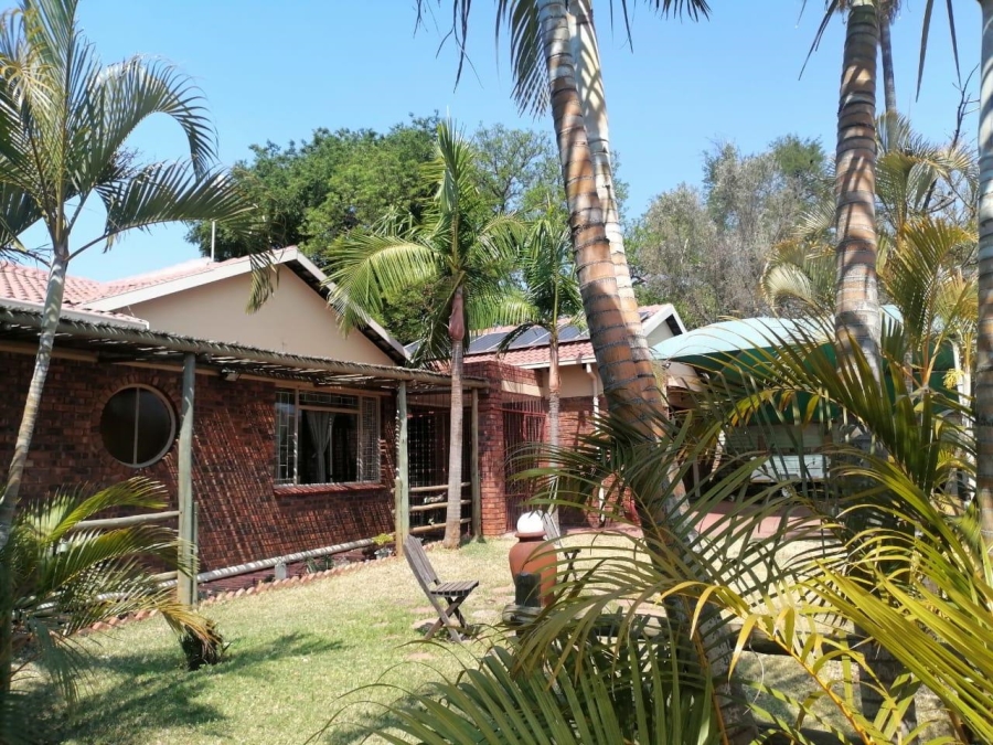 9 Bedroom Property for Sale in Theresa Park Gauteng