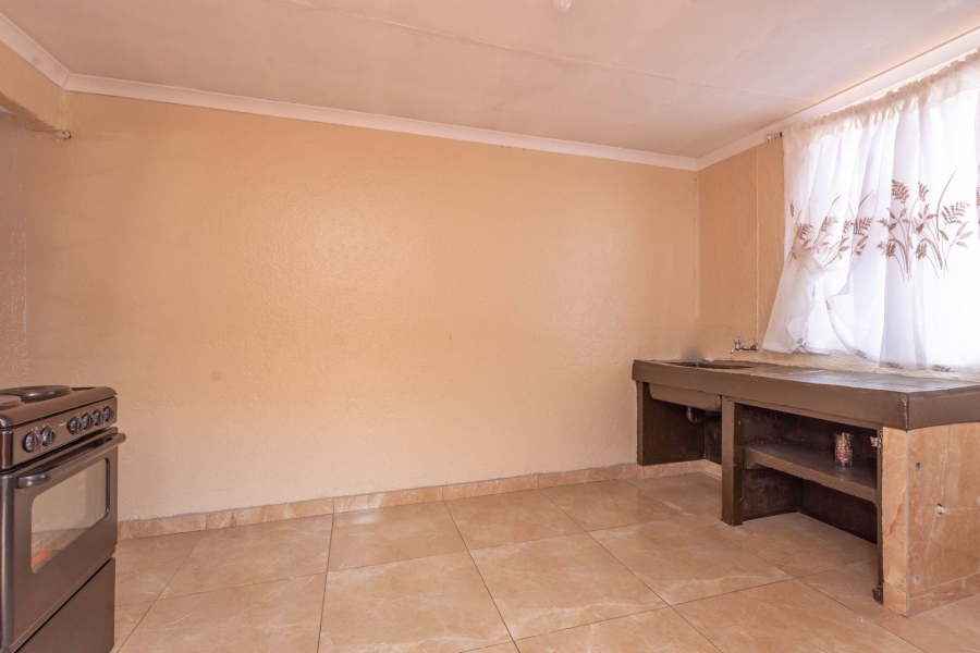 To Let 1 Bedroom Property for Rent in Jabavu Gauteng