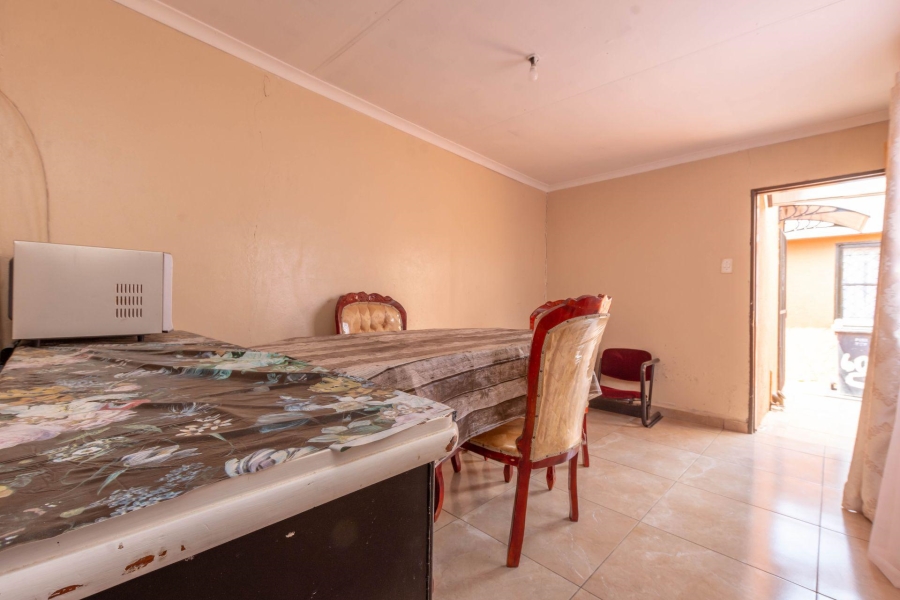 To Let 1 Bedroom Property for Rent in Jabavu Gauteng