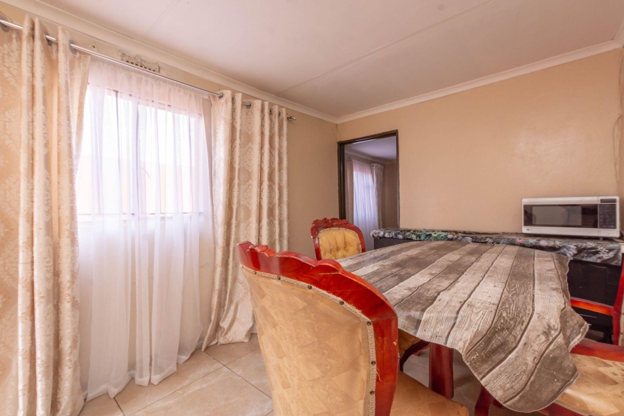 To Let 1 Bedroom Property for Rent in Jabavu Gauteng